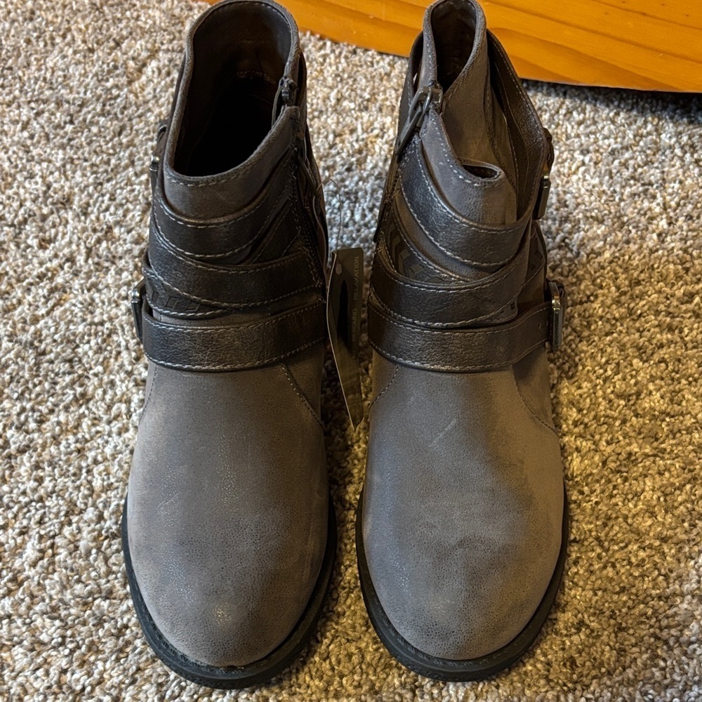 NWT BOOTIES - Picture 1 of 9